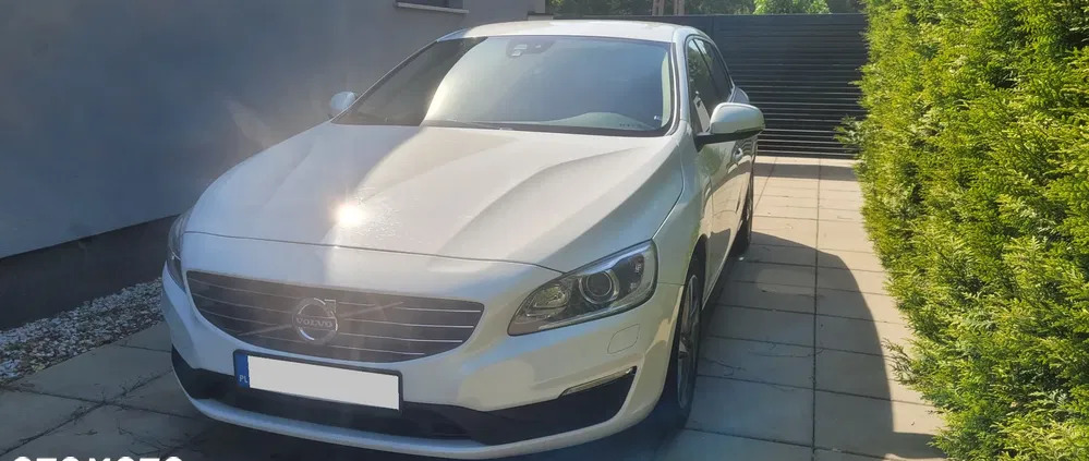 volvo v60 wielkopolskie Volvo V60 cena 44500 przebieg: 160000, rok produkcji 2015 z Wolsztyn